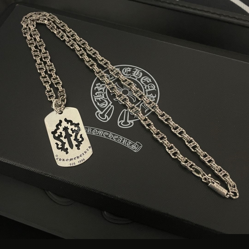 Ch**me He**ts necklaces